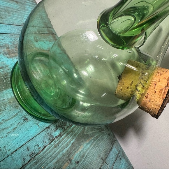 Vintage Large Hand Blown Green Glass Italian Wine Decanter with Ice Chamber - Picture 6 of 13